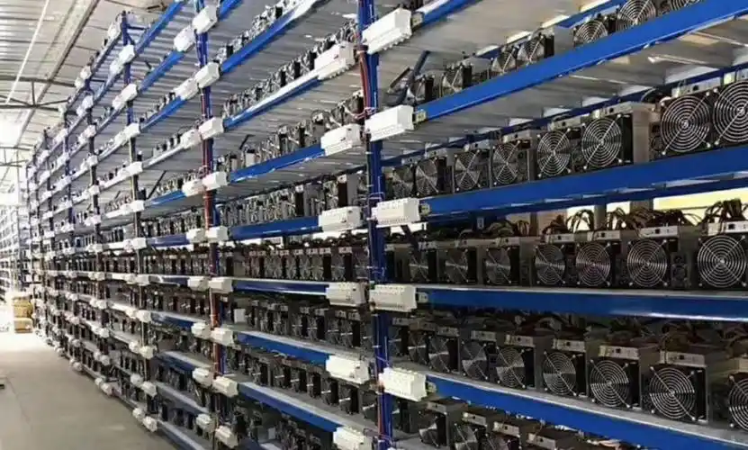 Modern Canadian mining farm utilizing clean energy sources